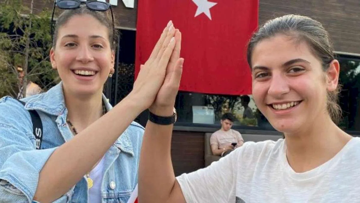 Milli Voleybolcu İlkin Aydın, Artvinli başarılı çocuklarla buluştu