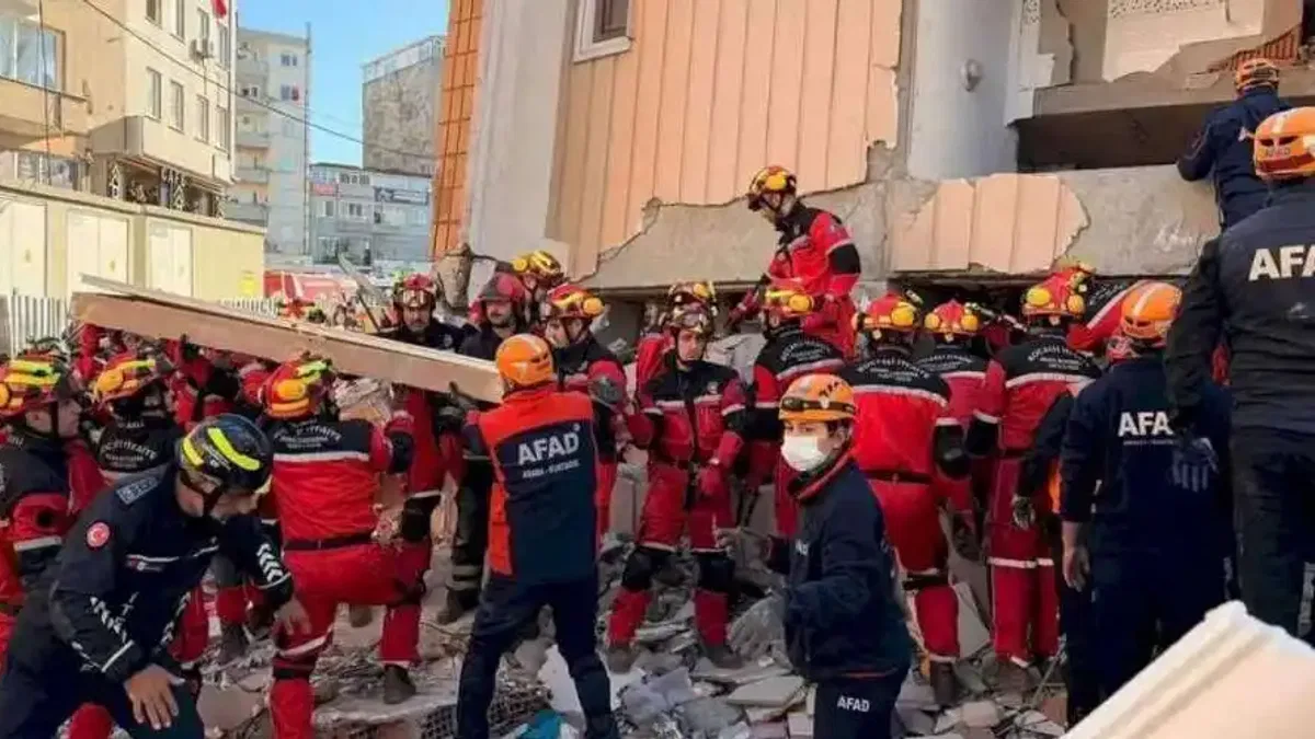 Gebze enkazında kurtarma sürüyor!