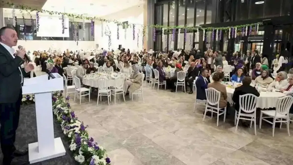 Kocaeli'de kadınlar iftarda buluştu