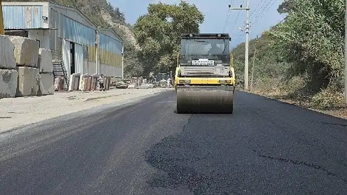 Demirtaş Grup Yolu'na sıcak asfalt