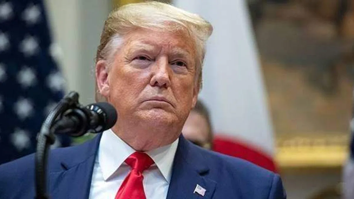 Trump kampanyası çalışanları, oy makinaları verileri için yerel bir ofise girmiş