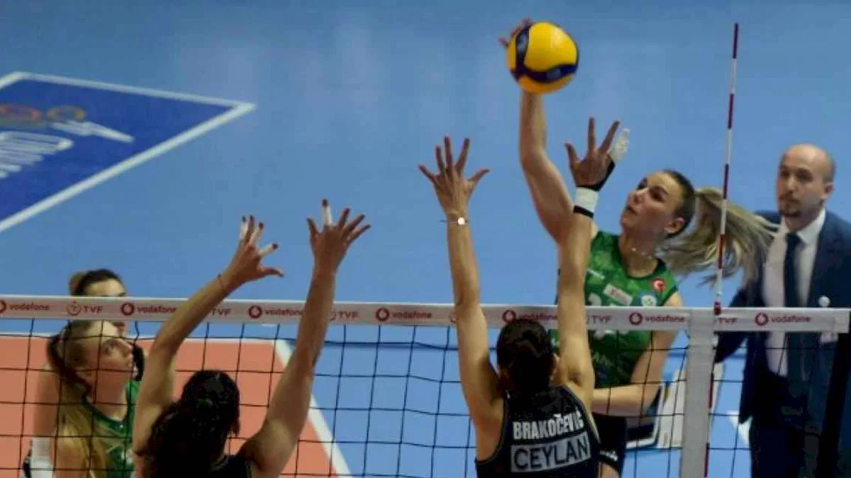 Nilüfer’in sultanları Beşiktaş’a set vermedi