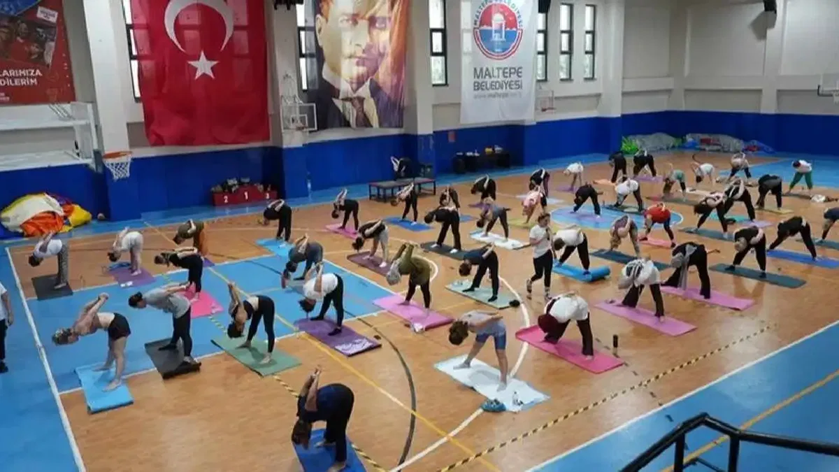 Maltepeli kadınlara ücretsiz yoga desteği