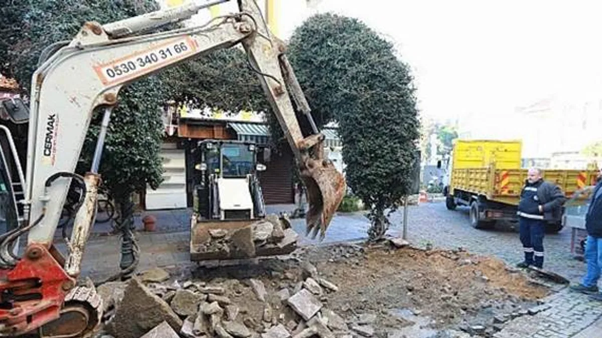 Çarşıda değişim zamanı: Efes Selçuk'ta doğal gaz ve altyapı çalışmaları başladı