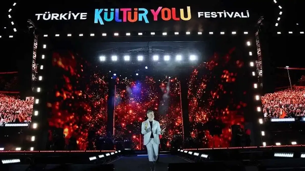 Konya'da Özcan Deniz rüzgarı esti