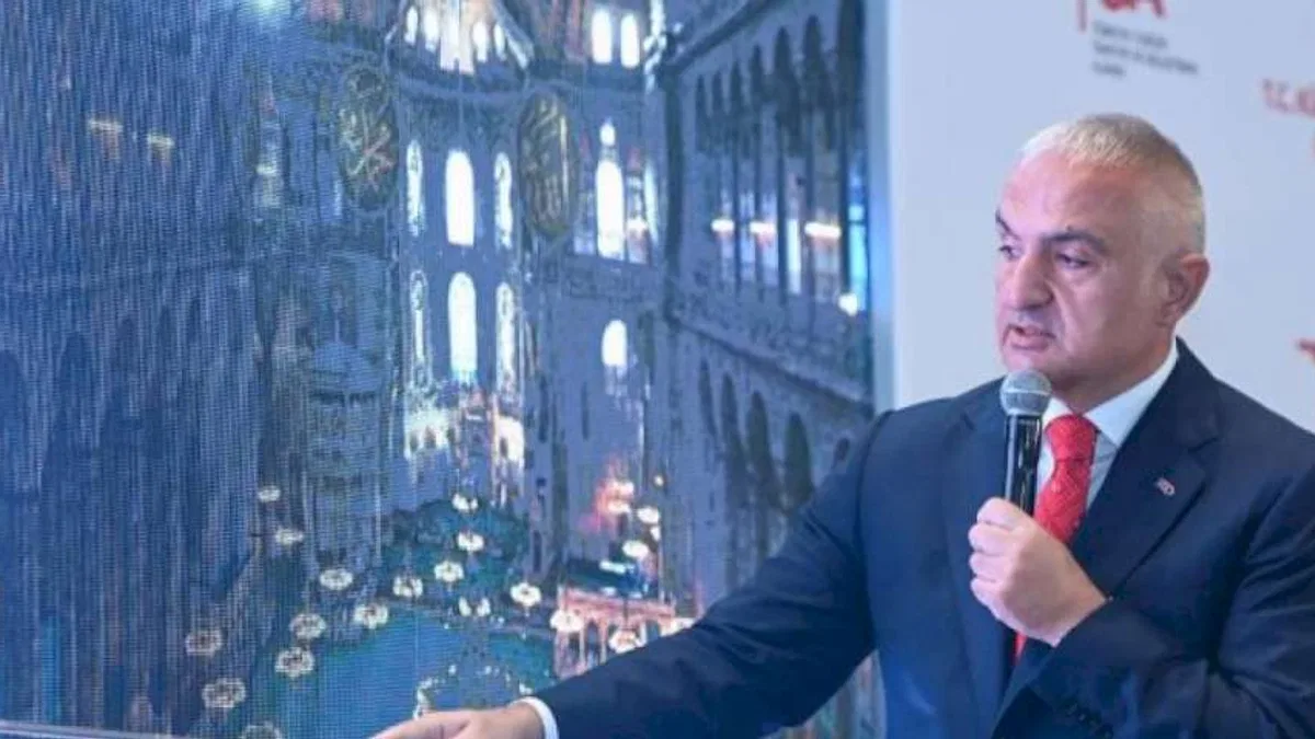 Ayasofya'da 'yeni' dönem... Yabancıya ücretli, vatandaşa bedava!
