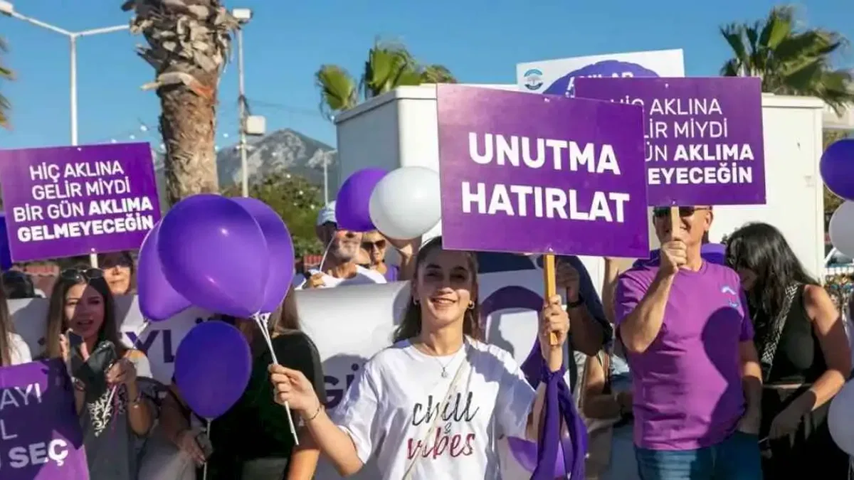 İzmir Güzelbahçe’de Dünya Alzheimer Günü yürüyüşü
