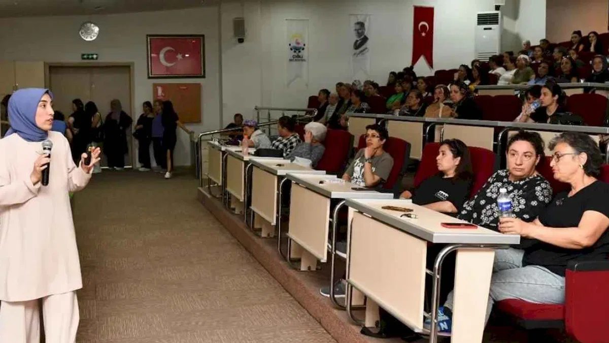 Çiğli'de kadınlara sağlıklı yaşam paneli