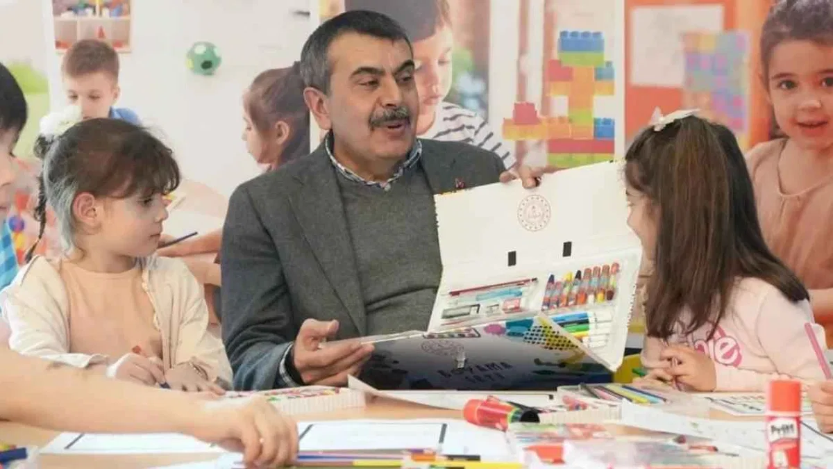 Bakan Tekin'den 'Külliyede Ramazan' ziyareti
