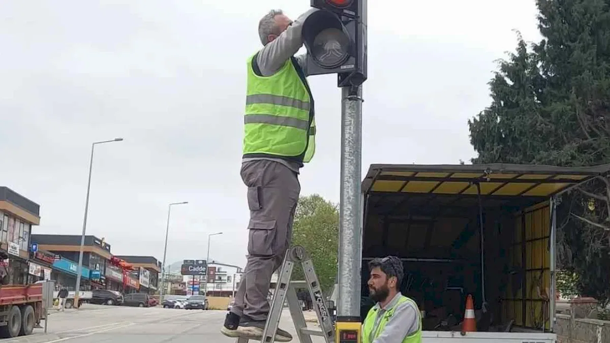 Kocaeli'de trafik ışıkları bakıma alındı