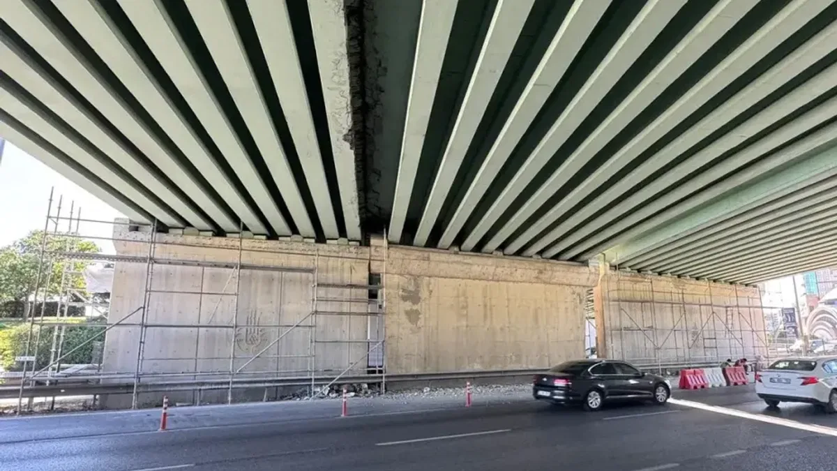 İstanbul'da D-100 Cevizli Kavşağı Üst Geçidi güçlendirildi