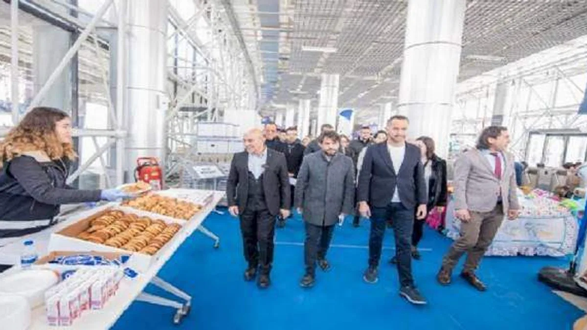 İzmir Fuarı depremzedeler için çalışıyor