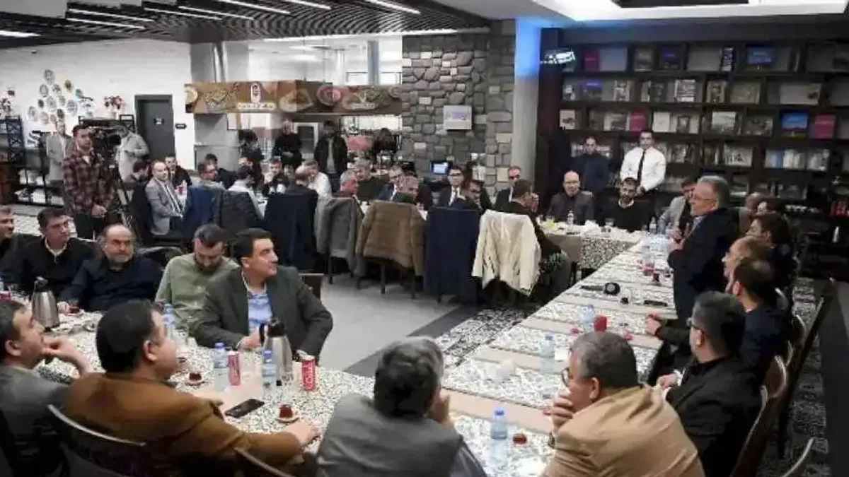 Başkan Büyükkılıç’tan bilişim sektörü ile “akıllı şehir” istişaresi