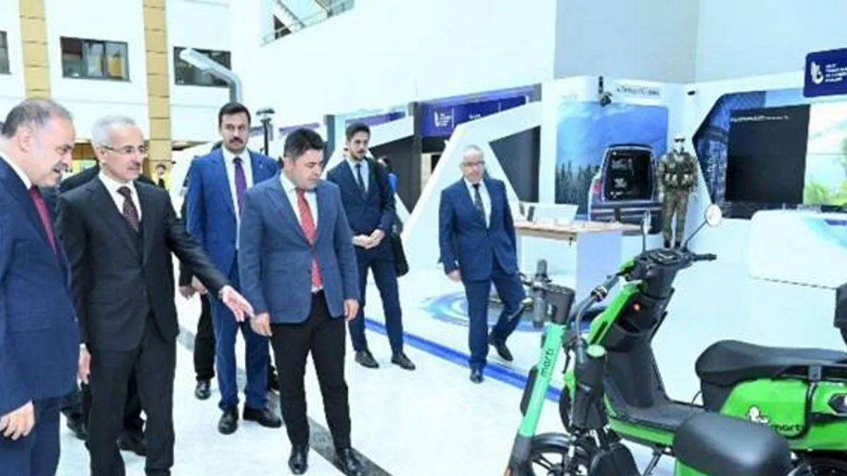 Bakan Uraloğlu'ndan BTK Akademi'ye ziyaret