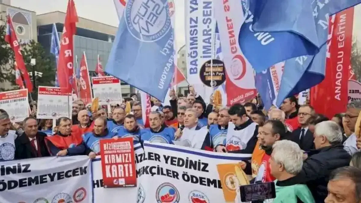 Memurlar yurt genelinde iş bıraktı!