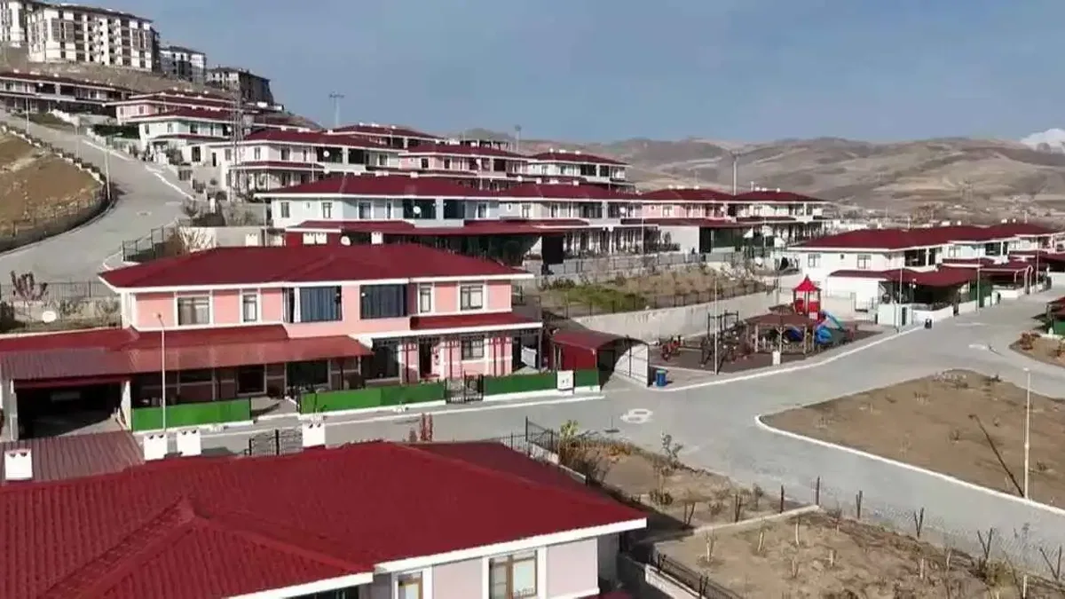Elazığ’da 371 Ahıska Türkü aileye yeni konut ve kimlik kartı