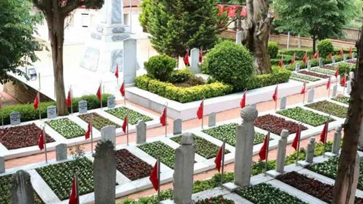 Kocaeli'de mezarlıklar bayram ziyaretine hazır