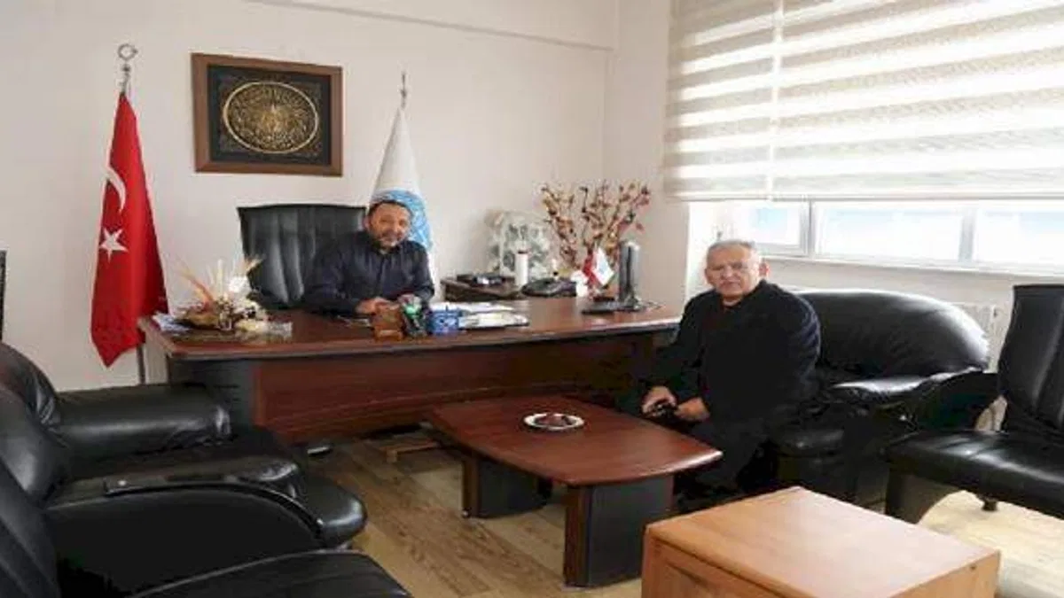 Memduh Büyükkılıç'tan Kayseri Hali'ne ziyaret