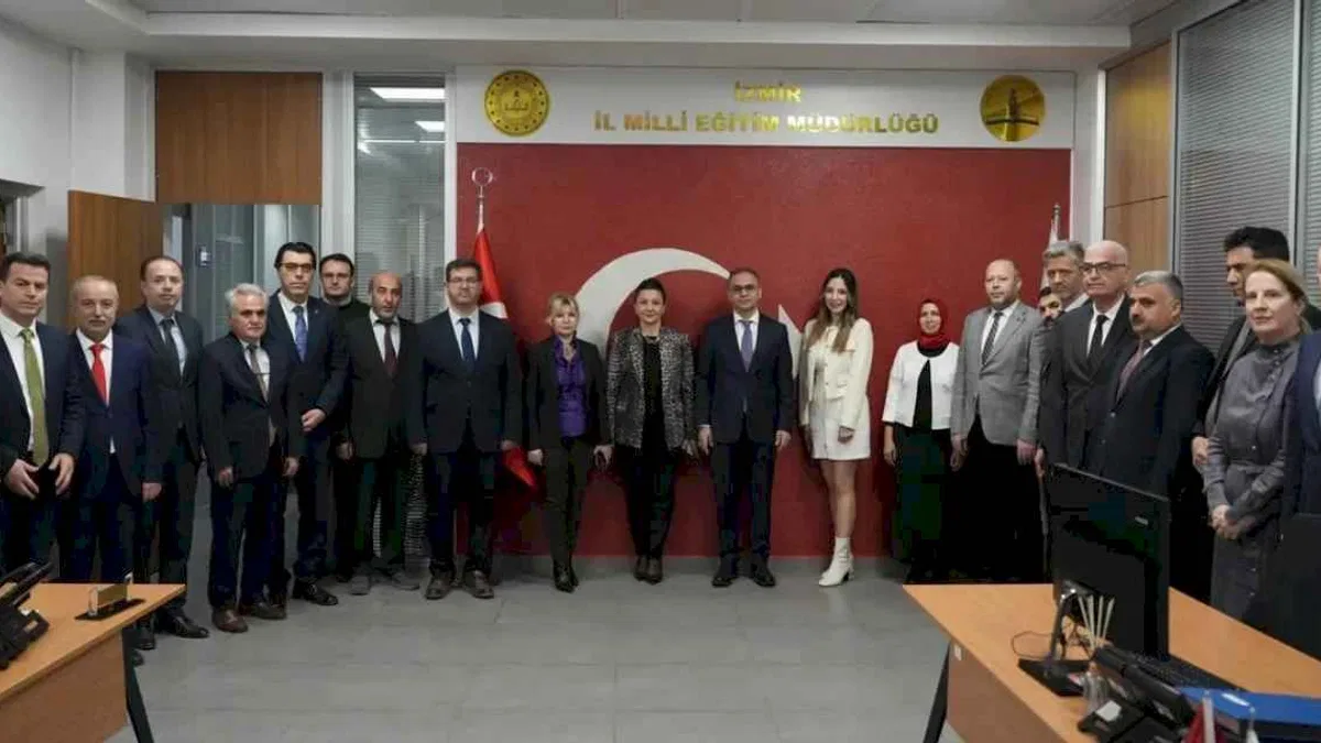 İzmir İl Millî Eğitim'de bayramlaşma coşkusu