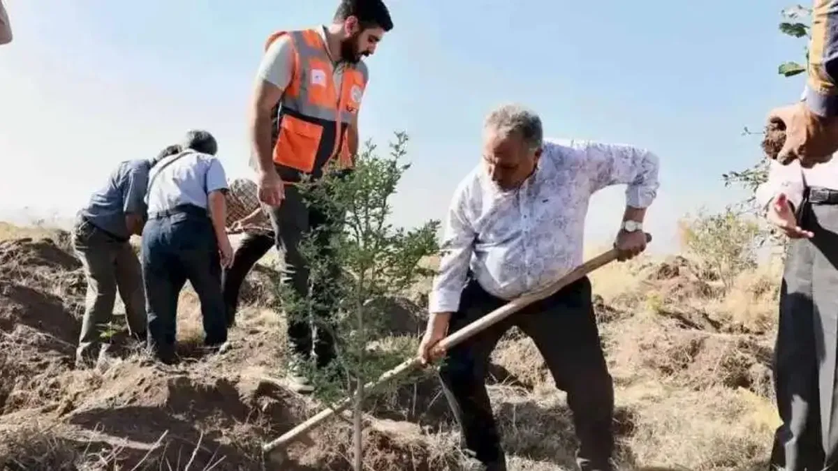 “Diktiginiz fidanlar dünyaya iyilik olarak yansıyacak”