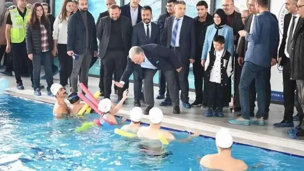 Kayseri Büyükşehir yüzmede engelleri kaldırdı