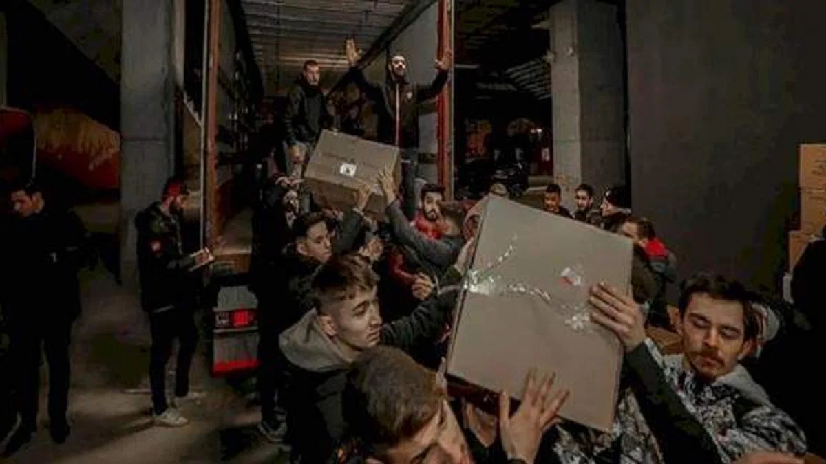 Göztepe taraftarlarından 5 otobüs yardım!