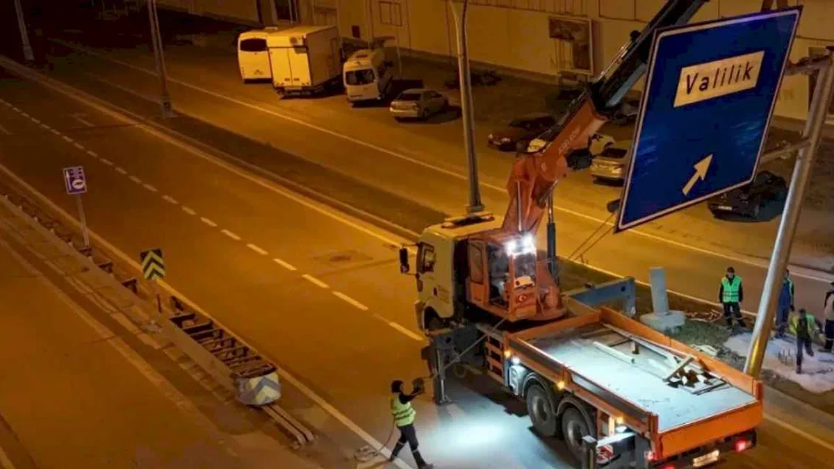 L tipi levhalar, trafik akışını rahatlatıyor