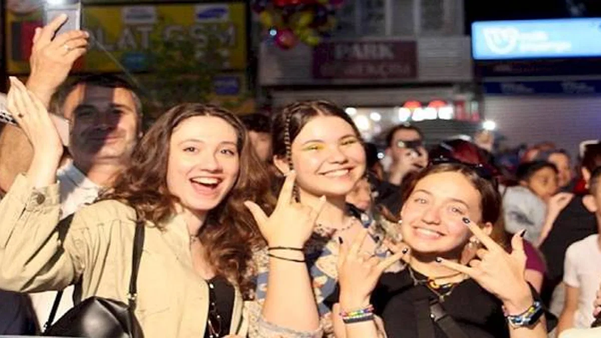 Retrobüs Saray'da nostalji rüzgarı estirdi
