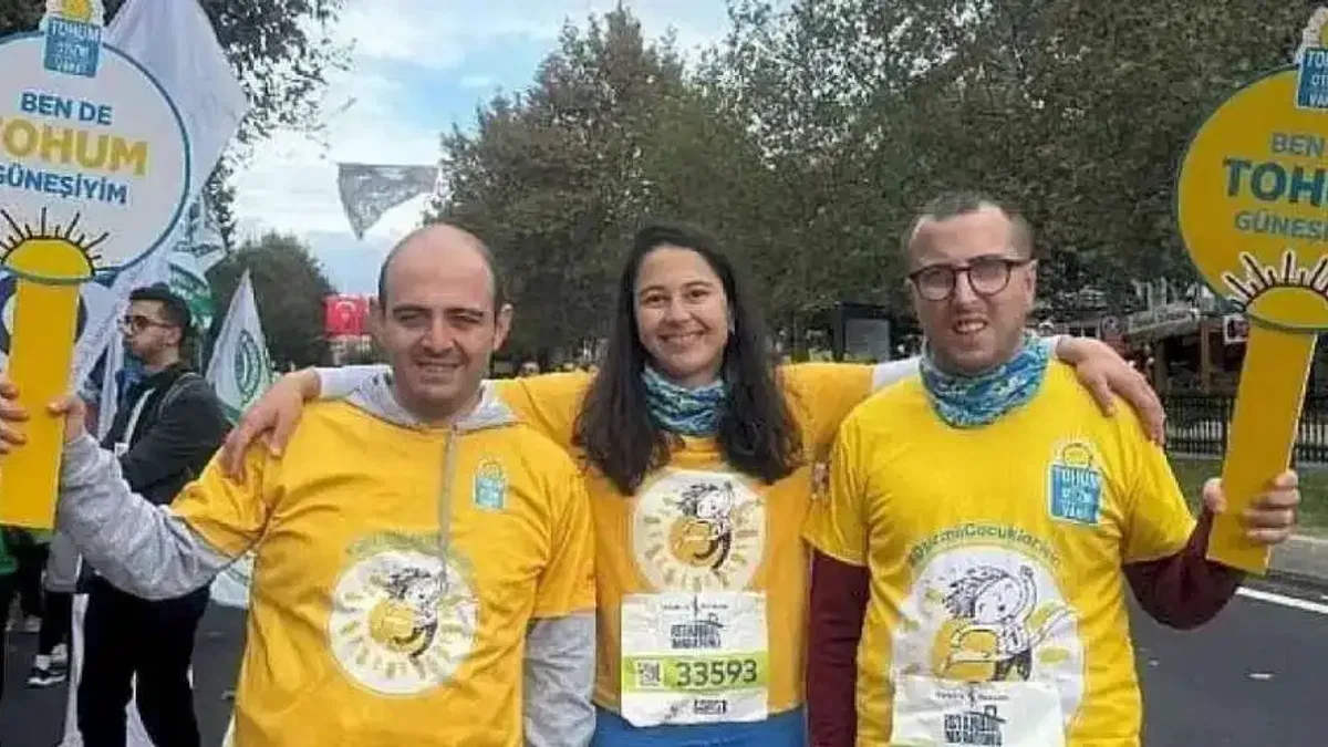 Tohum Güneşleri, 15 öğrencinin eğitim bursu için Türkiye İş Bankası 46. İstanbul Maratonu'nda koştu!