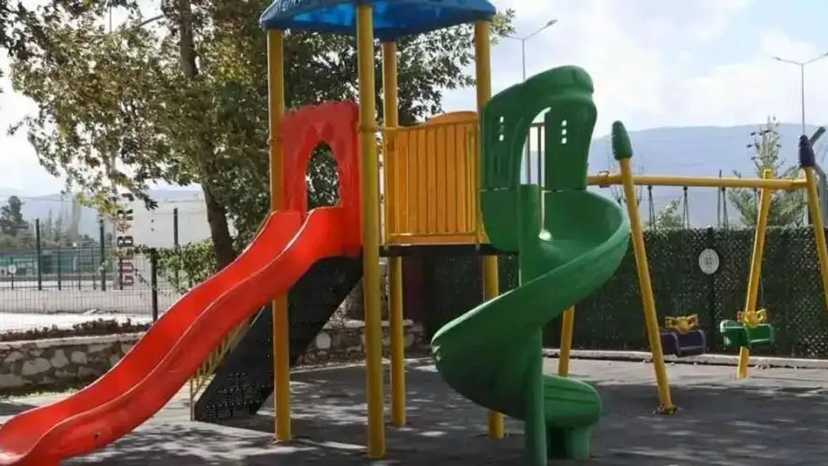 Muğla'da oyun alanı ve peyzaj donatısını güçlendiriyor