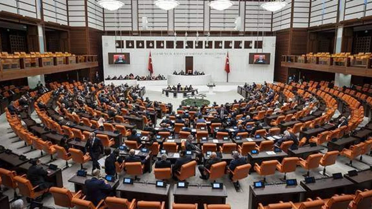 Sözleşmeliye kadro düzenlemesi Plan ve Bütçe Komisyonu'nda kabul edildi