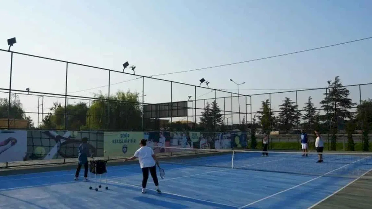 Eskişehir’de yetişkinler için tenis kayıtları başlıyor