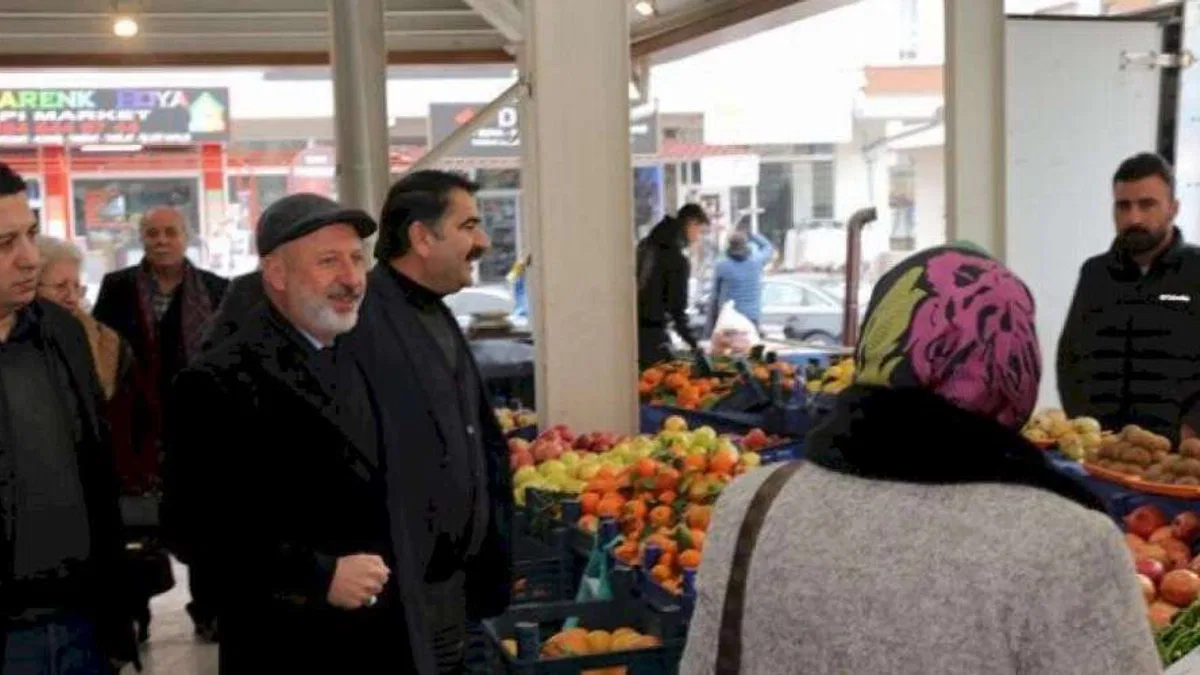 Başkan Çolakbayrakdar, pazar esnafını ziyaret etti