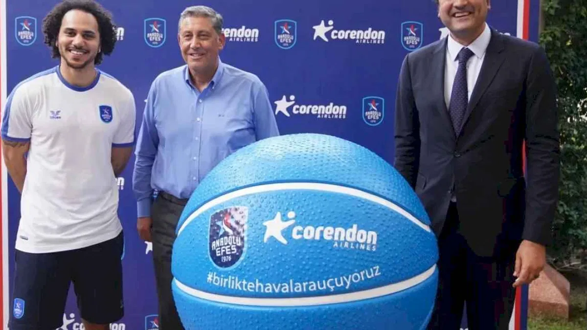 Anadolu Efes sponsorluk anlaşmasını yeniledi