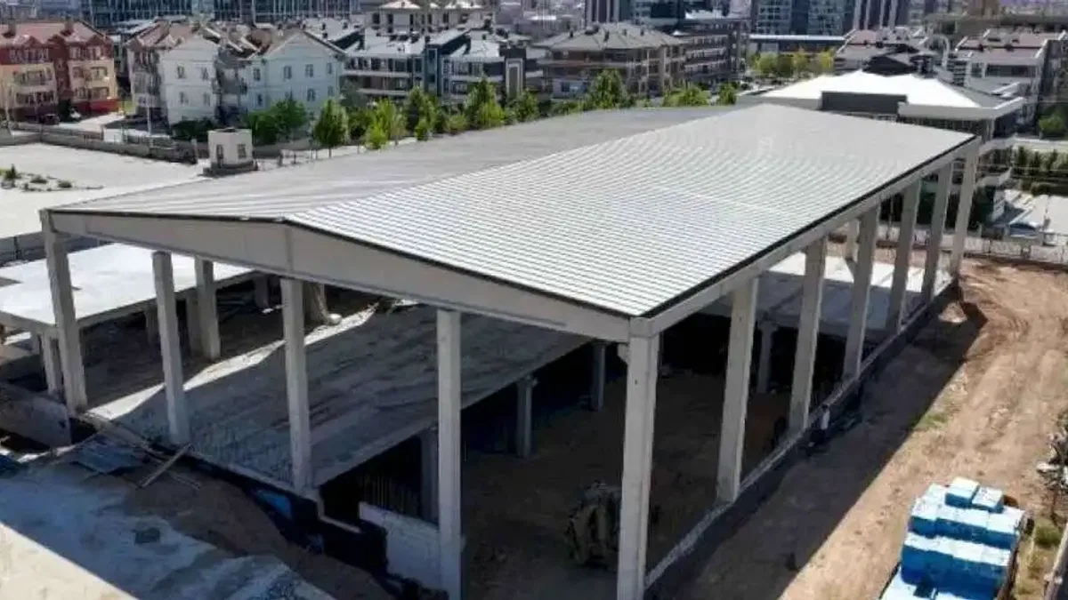Konya Spor Lisesi’ne kapalı spor salonu ve suni çim saha kazandırılıyor