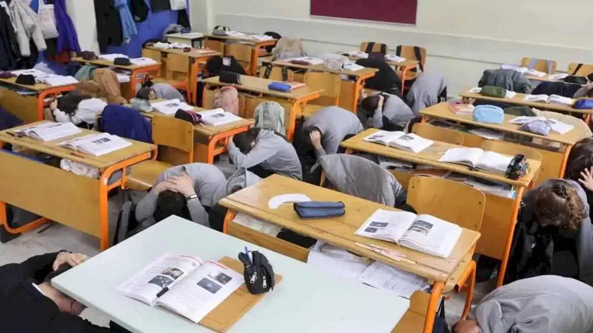 Kocaeli'de öğrencilere afet bilinci aşılanıyor