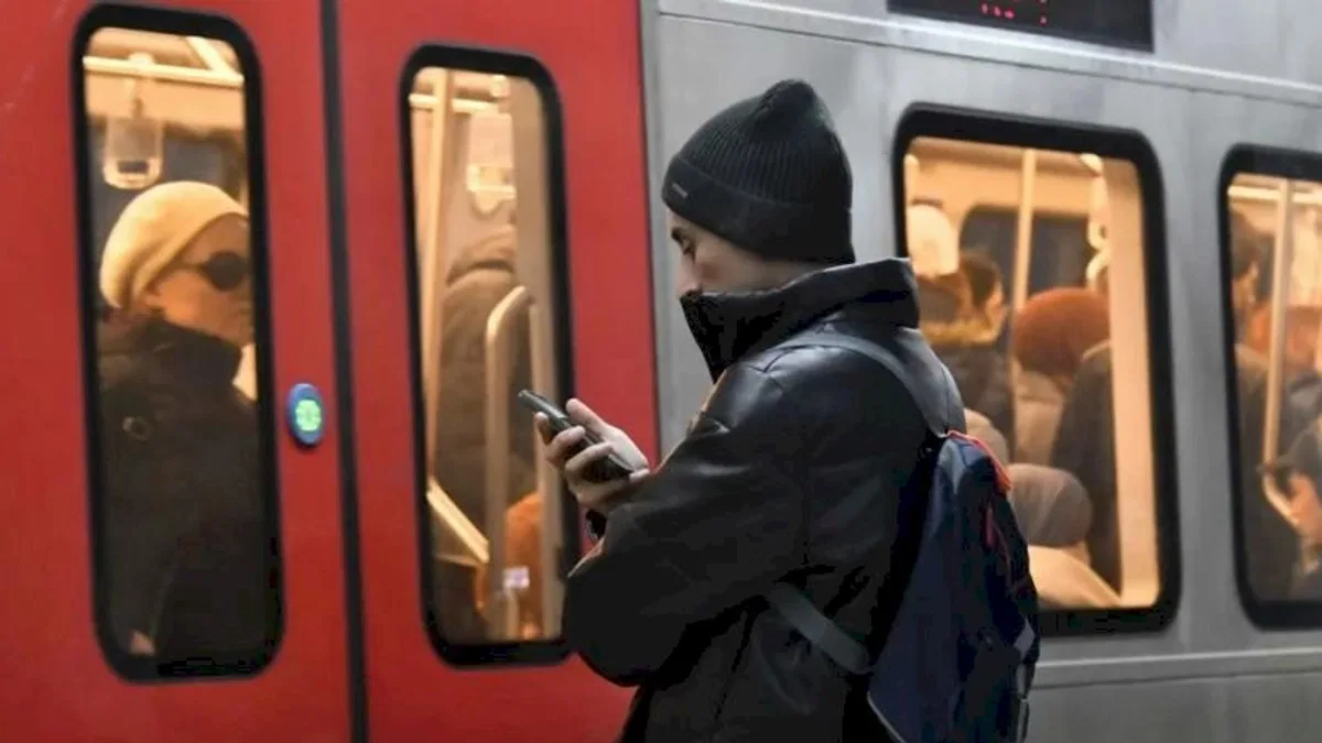 Ankaralılar metroda kesintisiz iletişimle yol alıyor