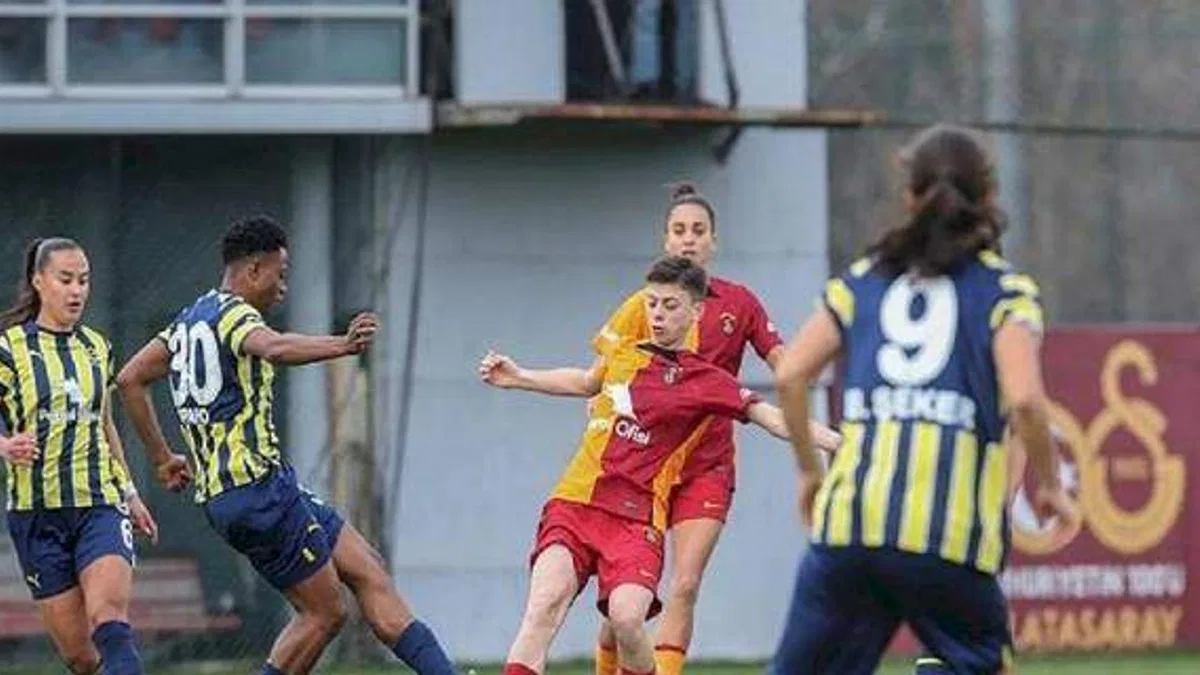 Galatasaray Petrol Ofisi 2-0 Fenerbahçe Petrol Ofisi (MAÇ SONUCU-ÖZET) Derbide kazanan Galatasaray!