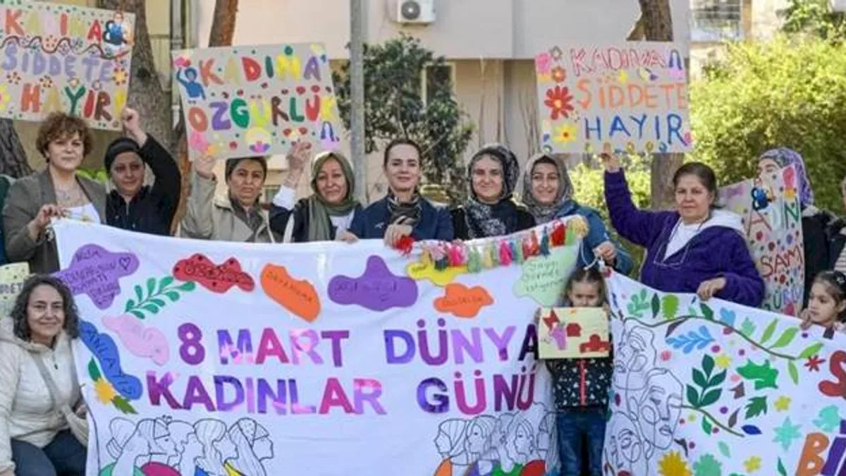 İzmir’de 8 Mart dayanışma noktaları kadınlarla buluştu