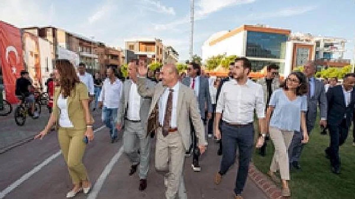 Soyer: "Yeter ki Erkekler Gölge Etmesin''