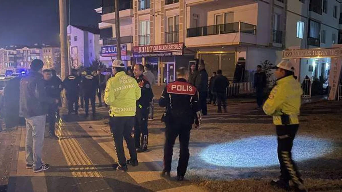 Aksaray'da kiracıyla ev sahibi arasında çıkan silahlı kavgada 3 kişi yaralandı