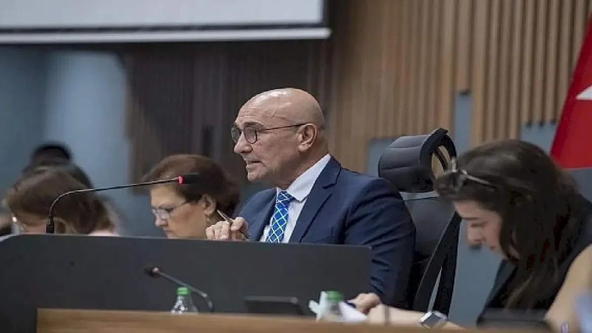 İzmir Büyükşehir Belediye Başkanı Tunç Soyer: "Büyükşehir kale gibi ayakta"