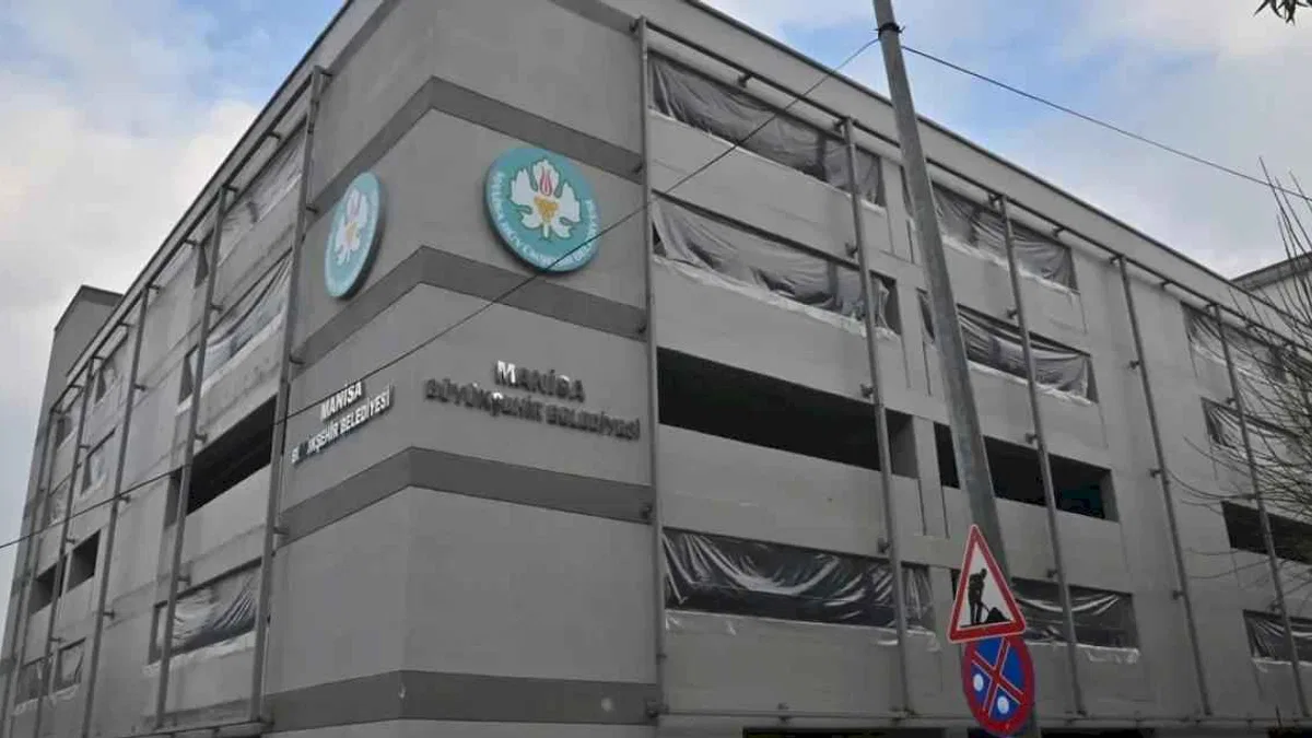 Manisa'da katlı otopark açılışa gün sayıyor