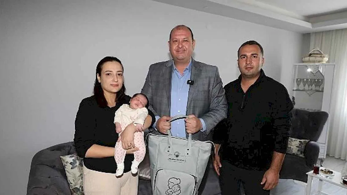 Bebeklere İlk Hediye Menderes Belediyesi'nden