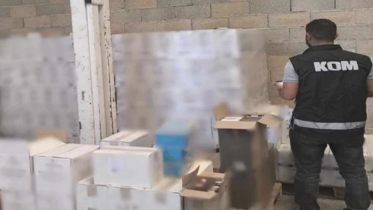 Antalya’da binlerce kaçak içki ve tütün ürünü ele geçirildi