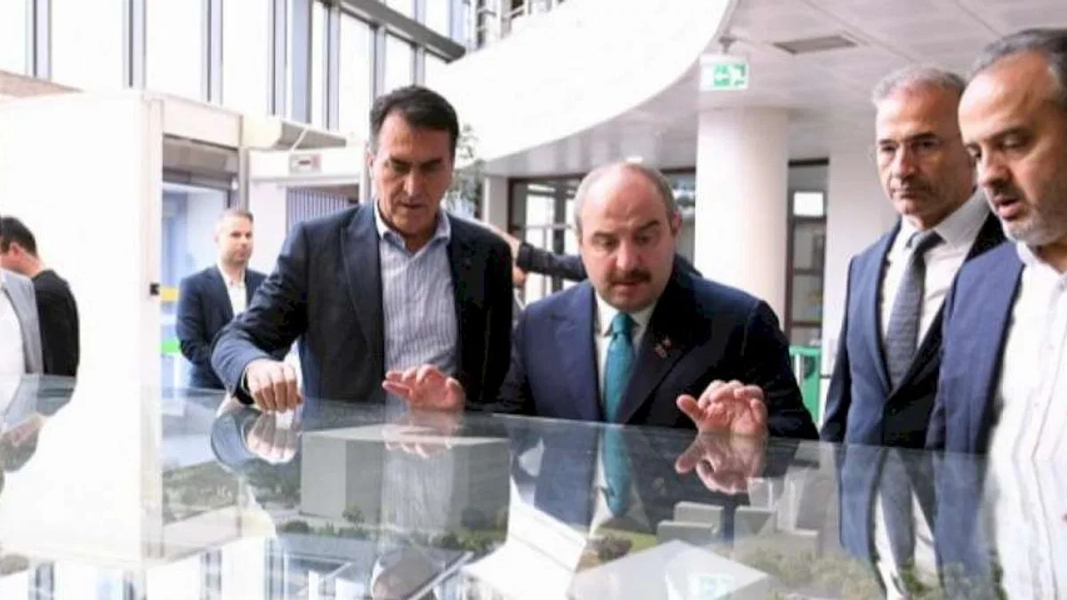 Osmangazi Meydanı gün sayıyor