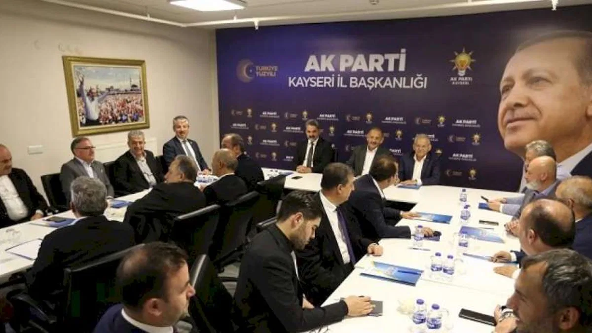 AK Parti Kayseri'den bakan ve başkanlı istişare toplantısı