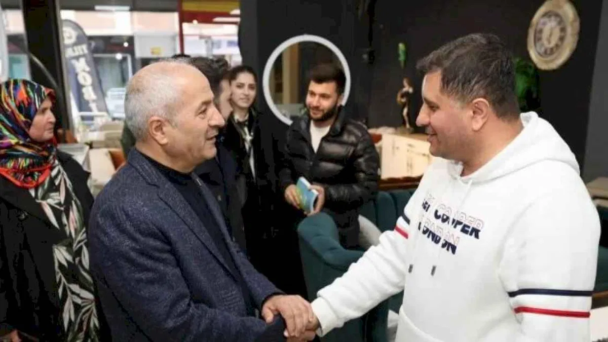 Gebze'de Cumhur İttifakı adayı Büyükgöz'den esnaf turu