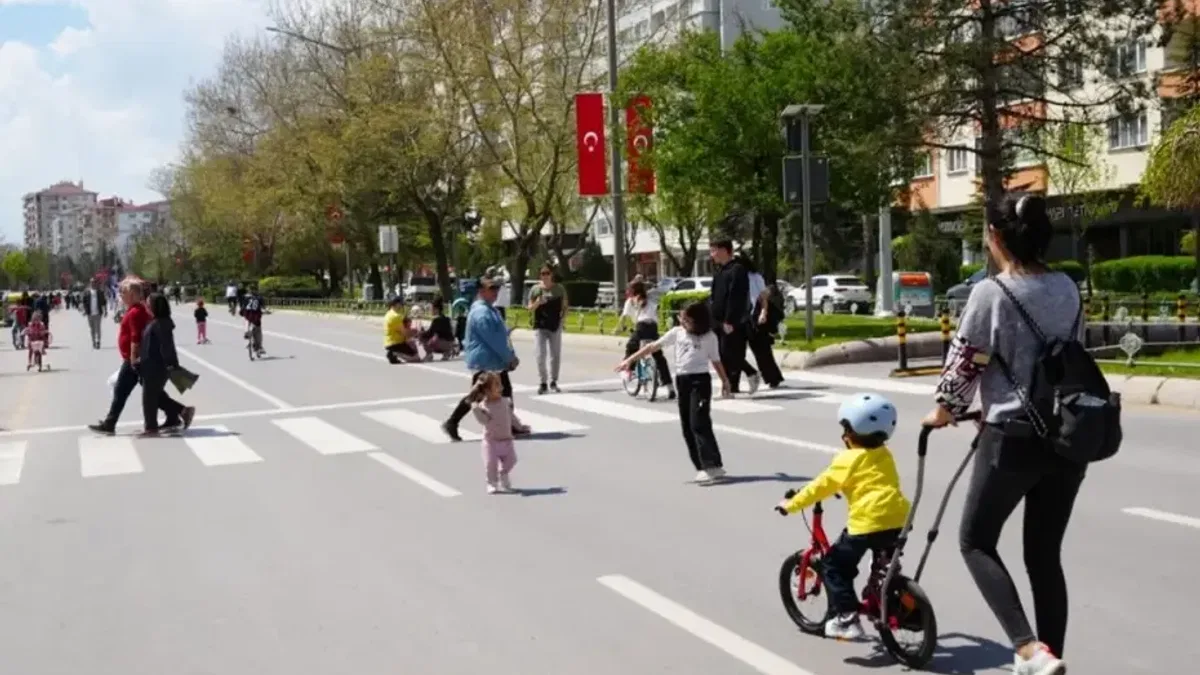 Eskişehir’de sokaklar müziğe açıldı