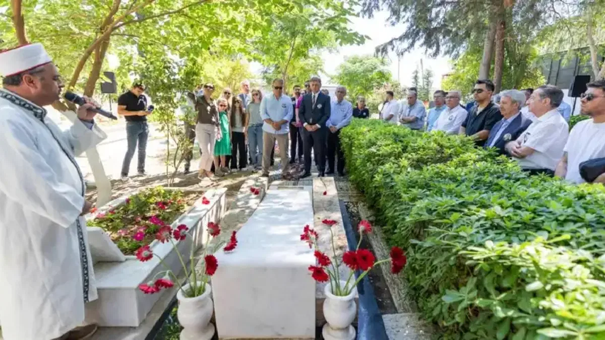 İzmir'de merhum Başkan Piriştina'ya 22 yıl sonra aynı saygı ve özlem